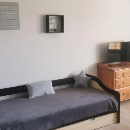 La Ferme Du Puits Carre Bed & Breakfast *